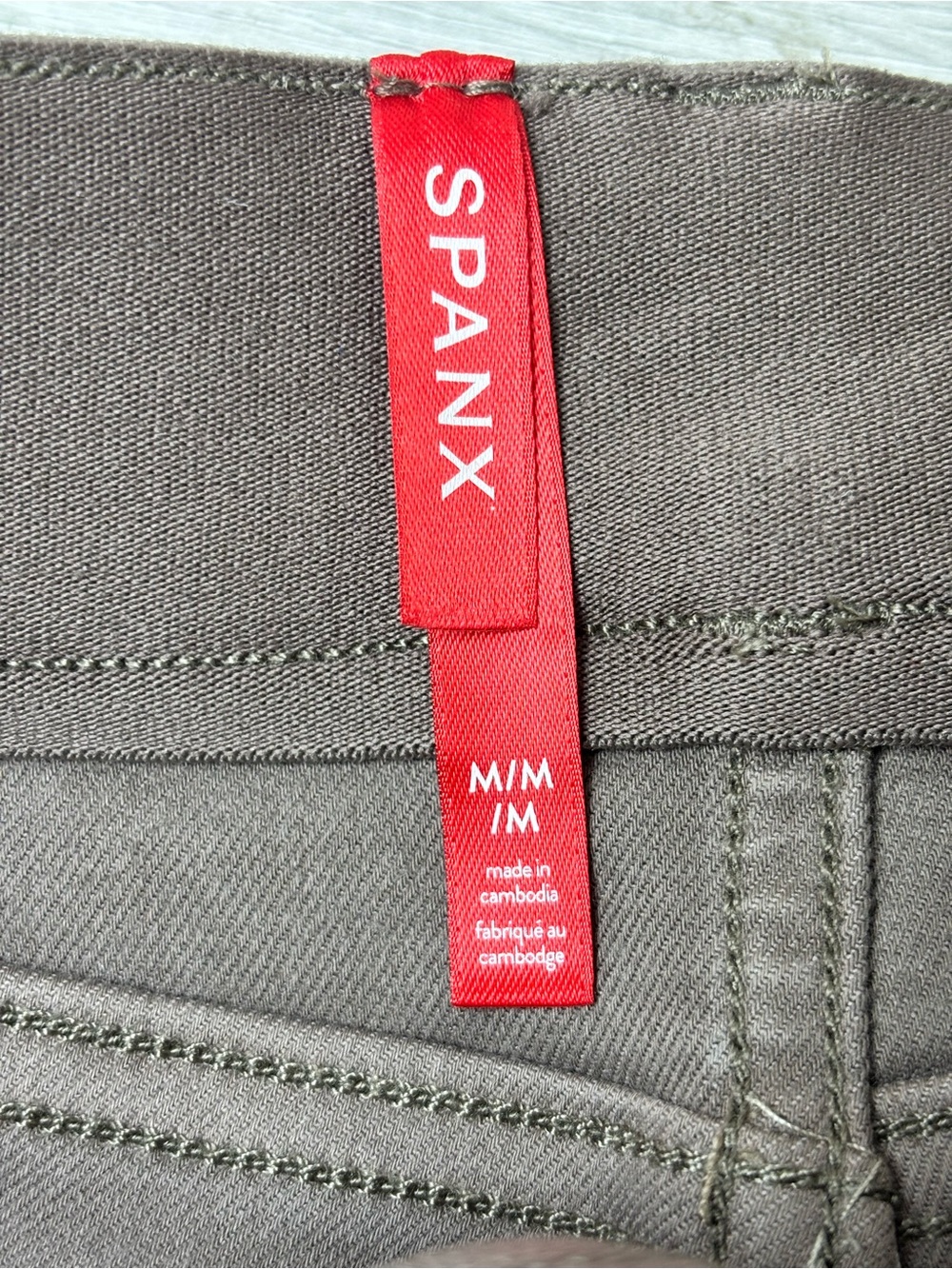 NWT SPANX 6” Stretch Twill Shorts Smoke Taupe Pull On Size Medium - Picture 6 of 10